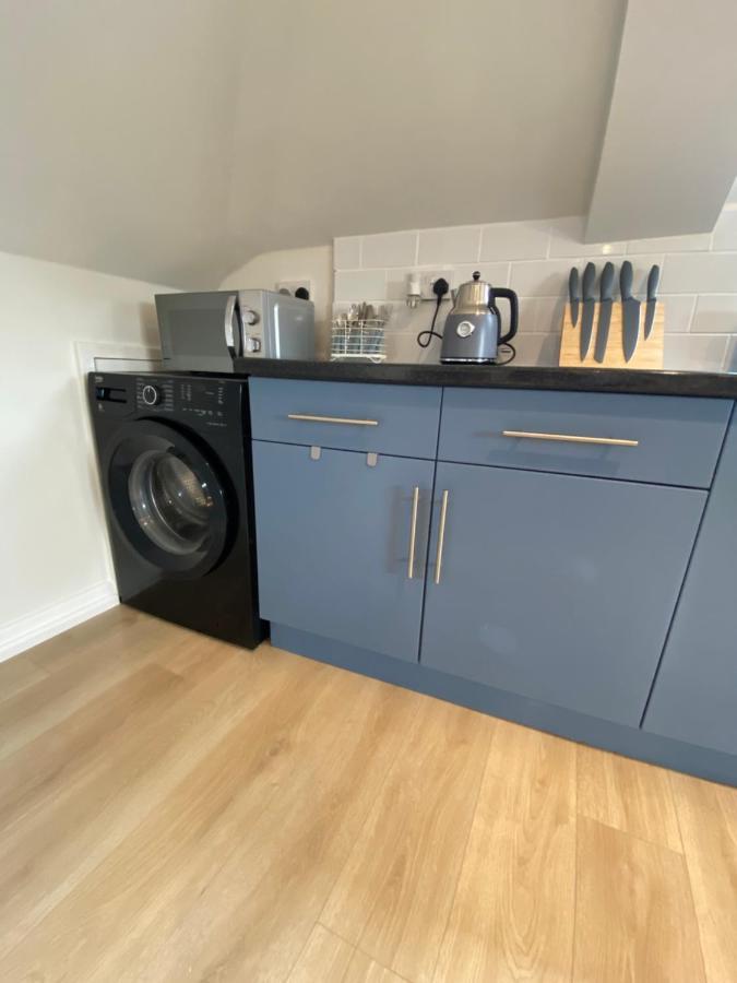 Lovely Spacious Loft Close To Train Station เวอร์ทิง ภายนอก รูปภาพ