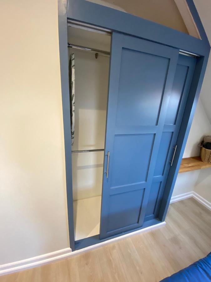 Lovely Spacious Loft Close To Train Station เวอร์ทิง ภายนอก รูปภาพ